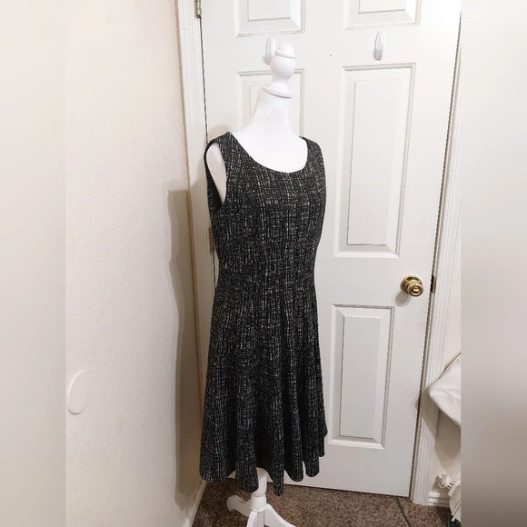 Calvin Klein black white artsy art to wear fit and flare sheath sleeveless 12 - Picture 2 of 14
